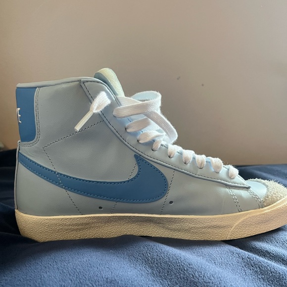 COPY - Women’s Vintage Baby Blue Nike Blazers - Picture 3 of 7